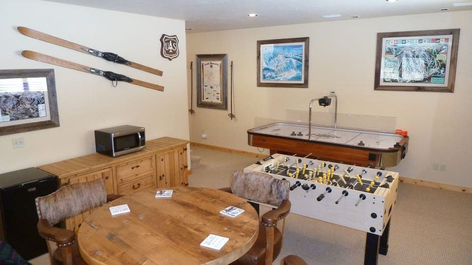 Fun & Games await in the Entertainment Room.
