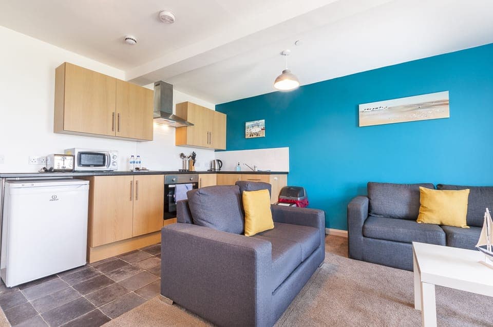 Churston | 1 bedroom, iron/ironing board, free WiFi, bed sheets