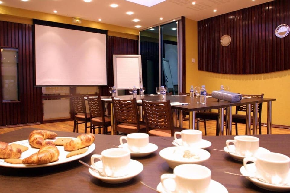 Lunch and dinner served, local cuisine