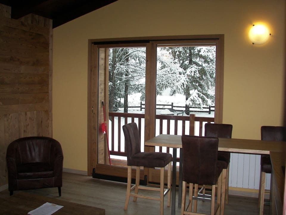 Superior Apartment, 2 Bedrooms, Kitchen, Mountain View | In-room dining