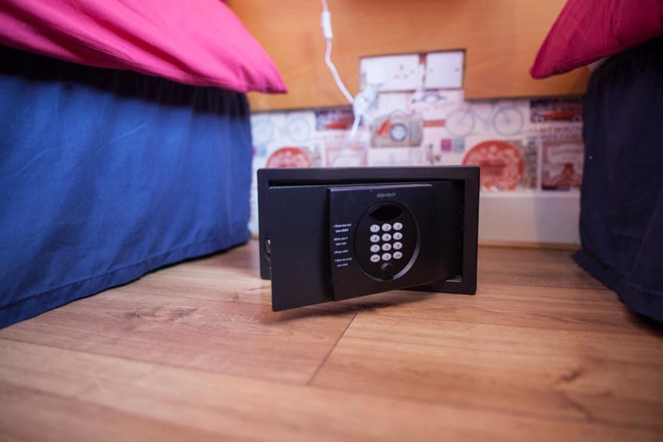 In-room safe, free WiFi