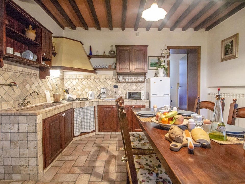 Property, Room, Countertop, Building, Kitchen, House, Interior Design, Real Estate, Ceiling, Floor