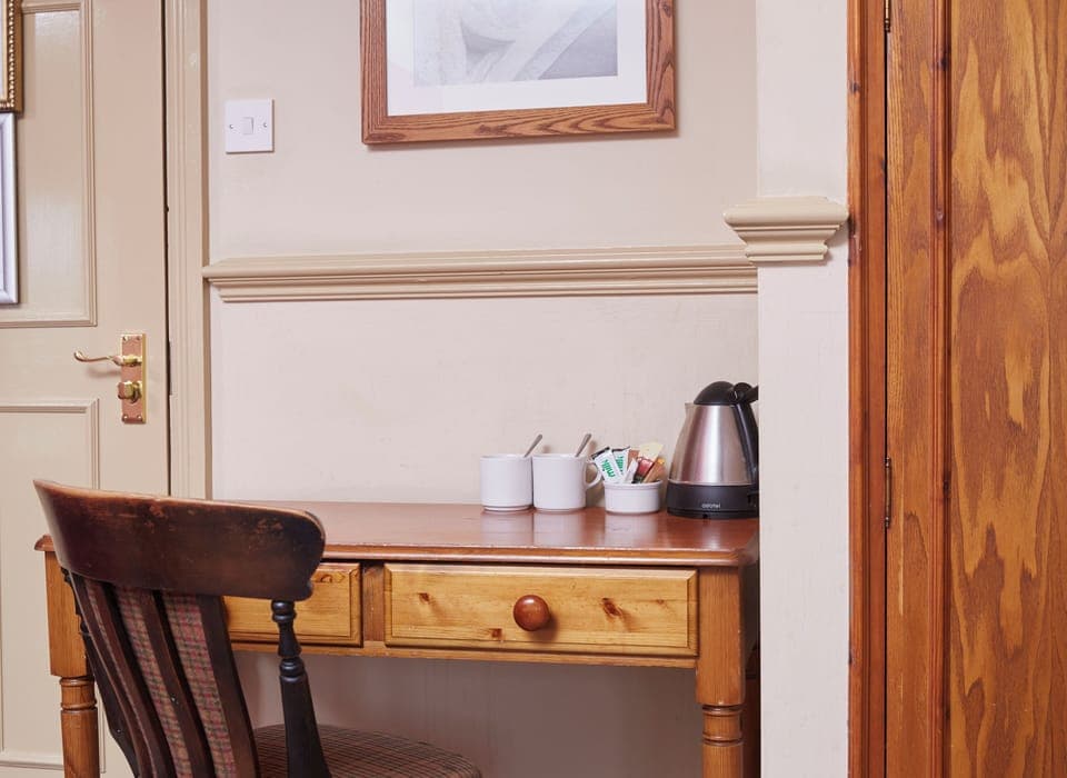 Family Room | Iron/ironing board, free WiFi