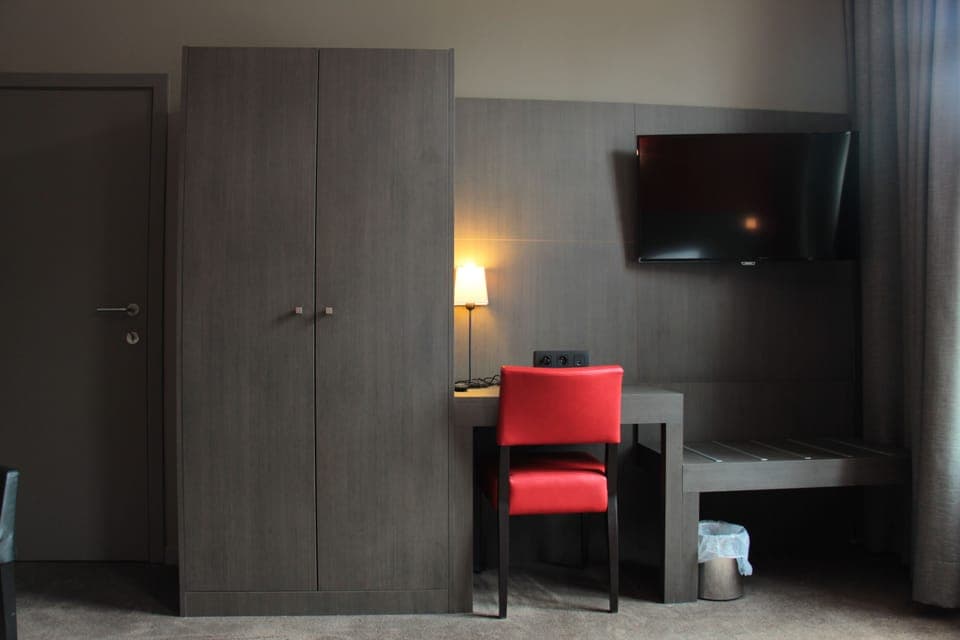 In-room safe, desk, soundproofing, free WiFi