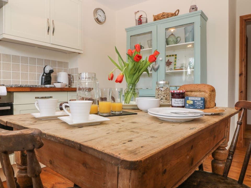 Cottage | Private kitchen | Highchair, cookware/dishes/utensils