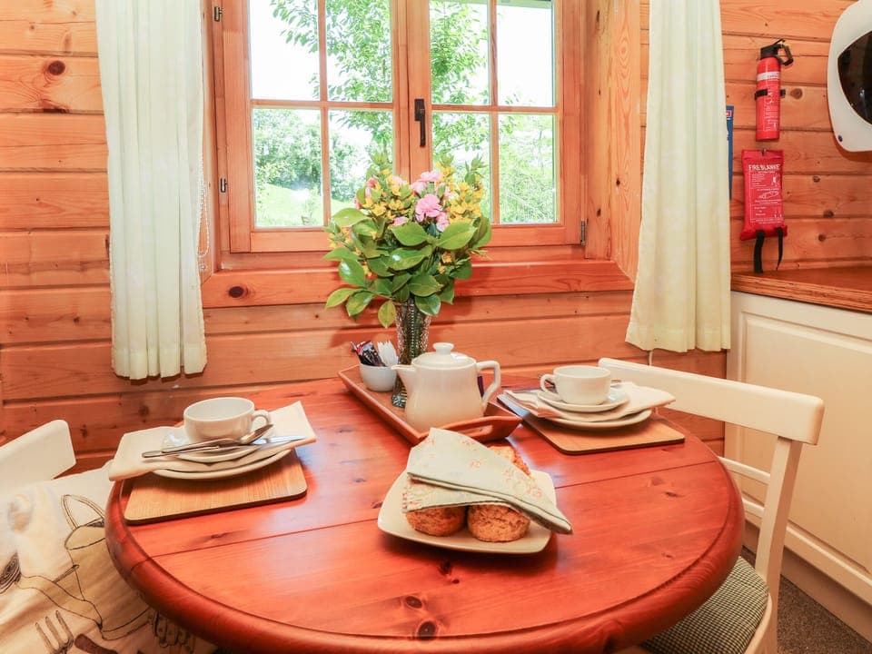 Cottage | Private kitchen | Cookware/dishes/utensils