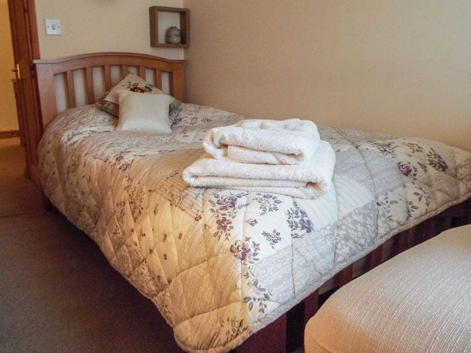 Cottage | 3 bedrooms, individually decorated, individually furnished, free WiFi