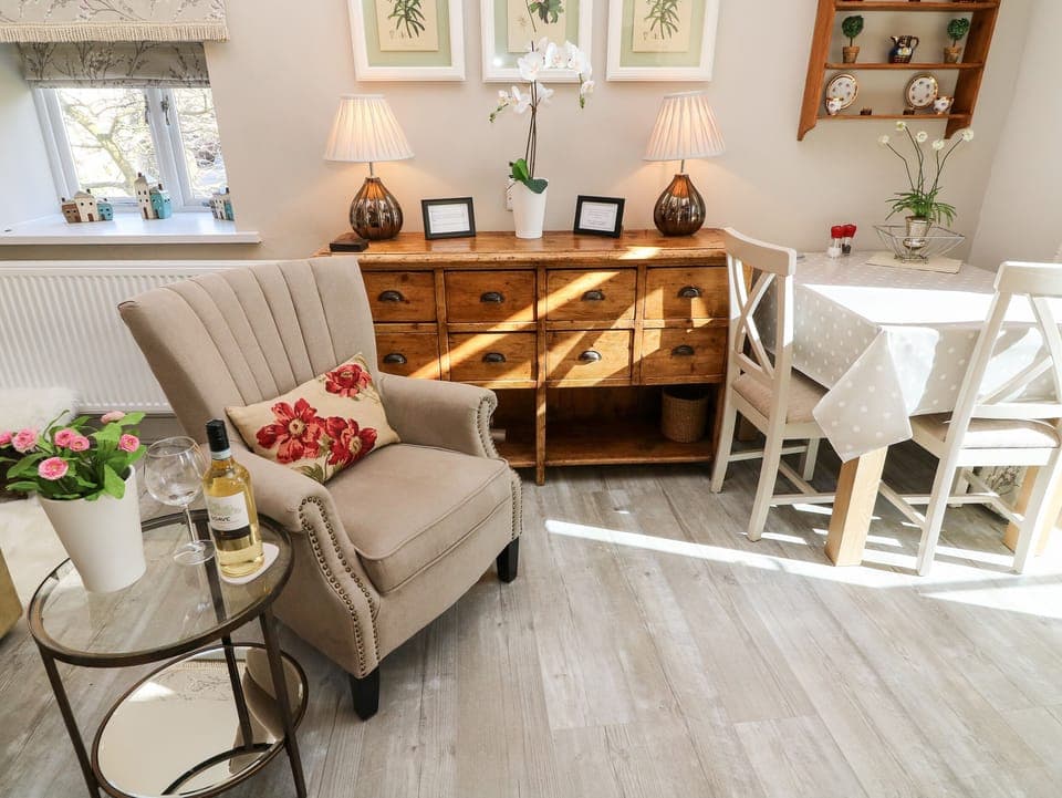 Cottage | Living room | TV