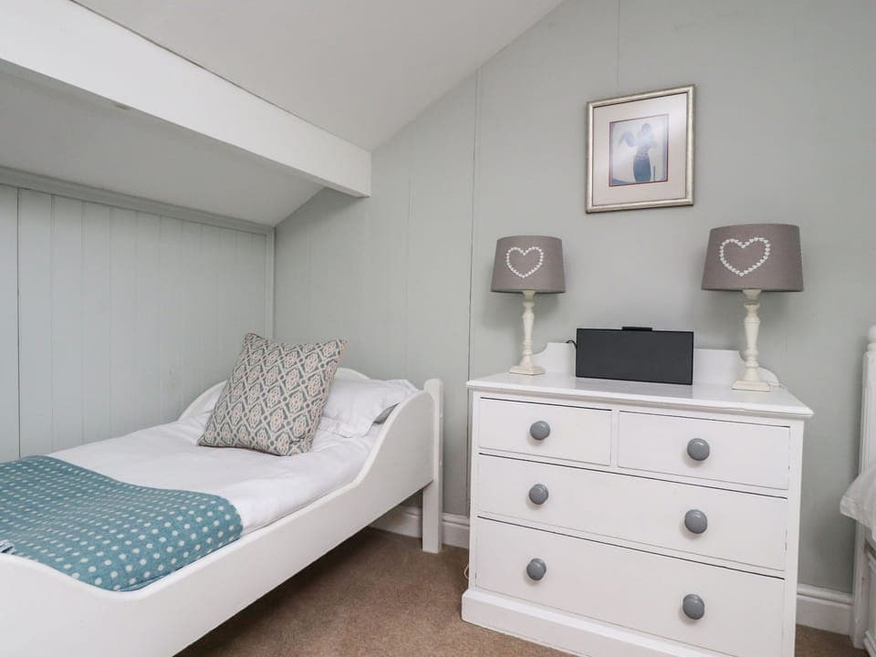 Cottage | 3 bedrooms, individually decorated, individually furnished, free WiFi