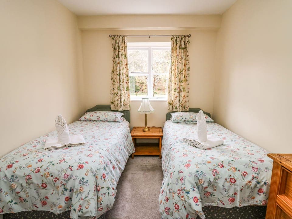 Cottage | 1 bedroom, individually decorated, individually furnished, free WiFi