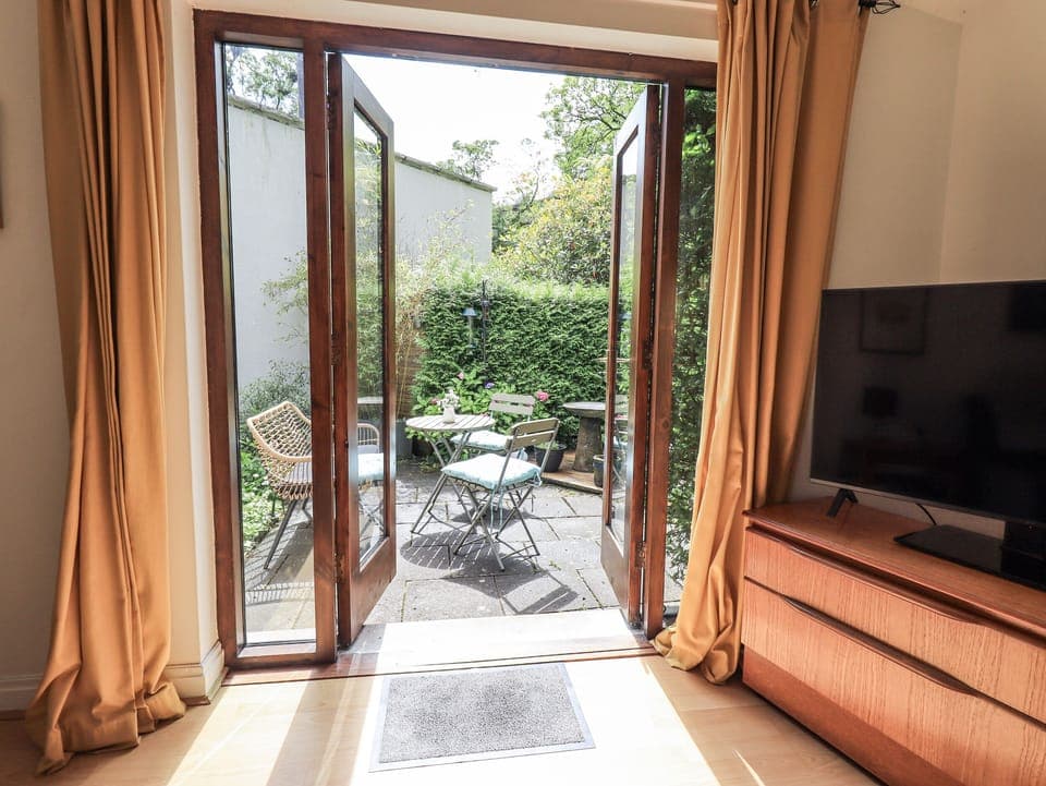 Cottage | Living area | TV, DVD player