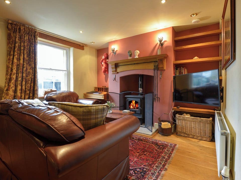 Cottage | Living area | TV