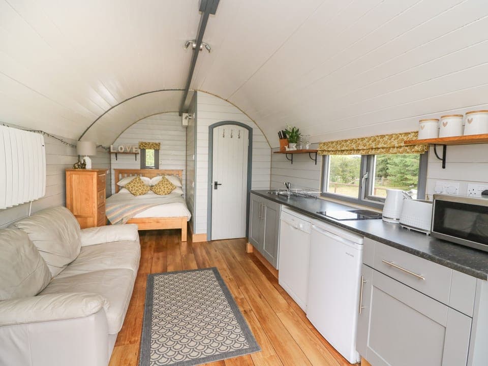 Cottage | 1 bedroom, individually decorated, individually furnished, free WiFi