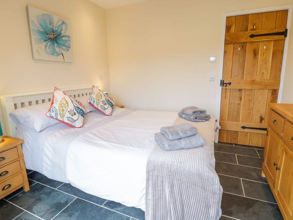 Cottage | 1 bedroom, individually decorated, individually furnished