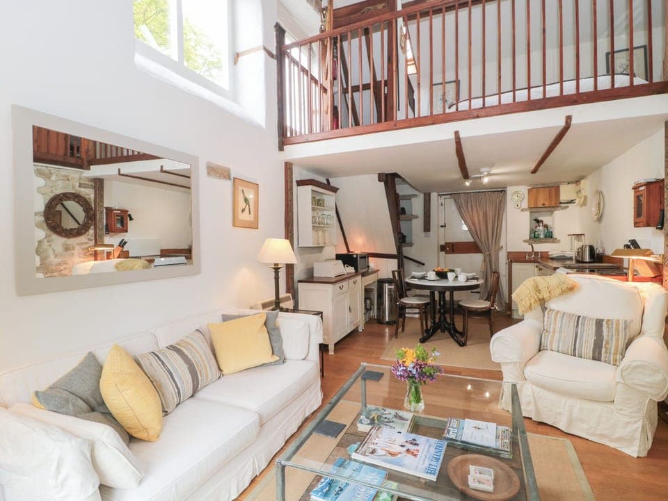 Cottage | Living area