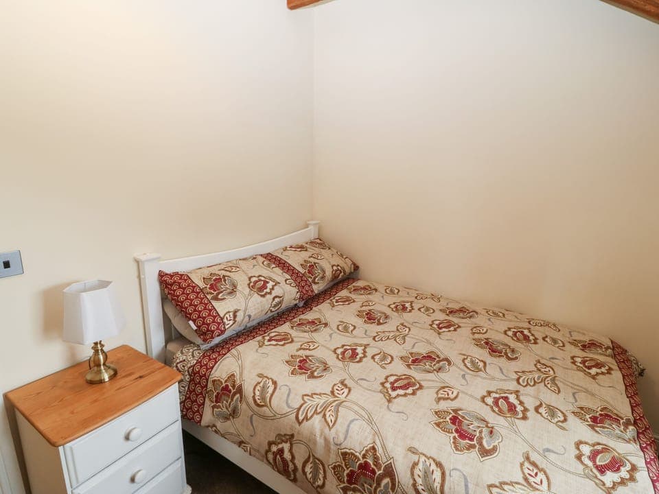 Cottage | 2 bedrooms, individually decorated, individually furnished, free WiFi