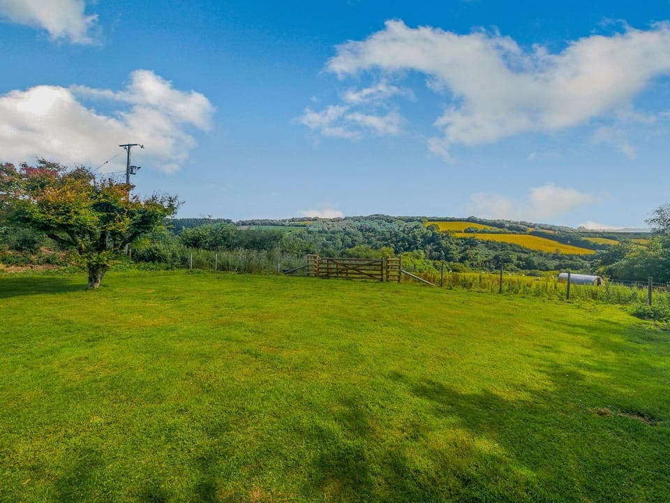 Cottage | Property grounds