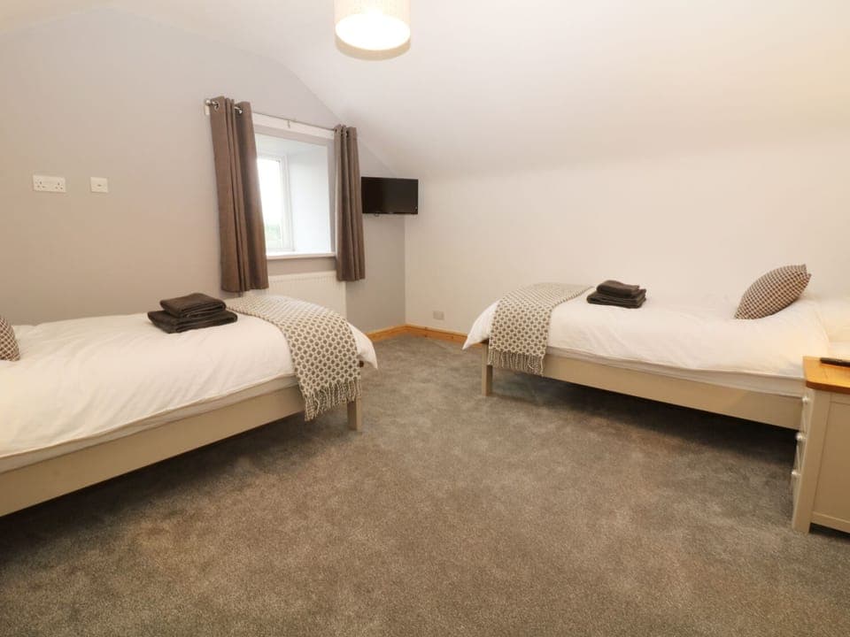 Cottage | 4 bedrooms, individually decorated, individually furnished, free WiFi