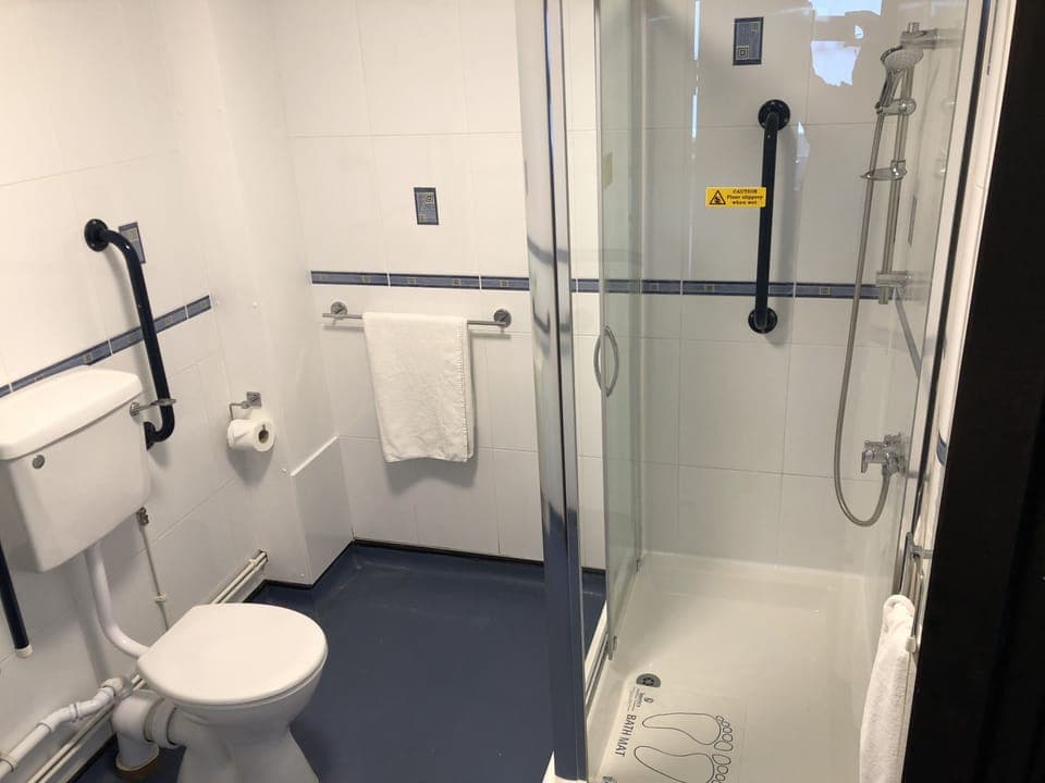 Executive Double Room, 1 Double Bed, Non Smoking | Bathroom shower