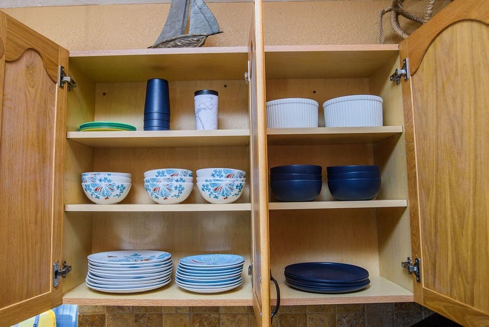 Plastic and Ceramic Plates and Bowls
