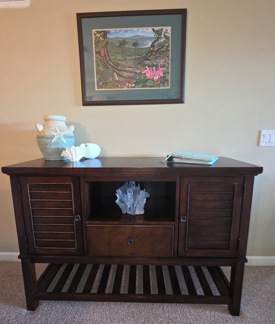 Books, games and puzzles inside! Green binder with all important condo info
