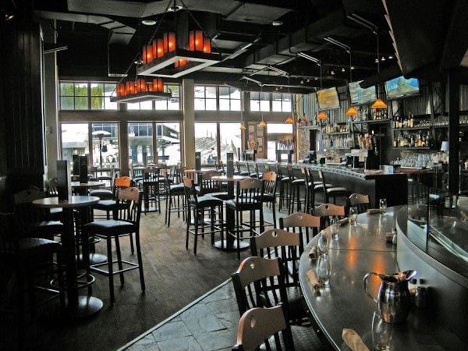 Sevens Restaurant and Bar.
Photo courtesy of Grand Lodge. 