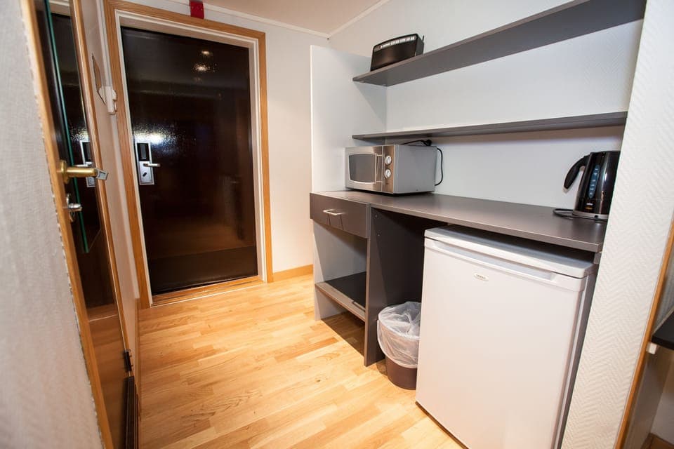 1 bedroom, desk, free WiFi, bed sheets