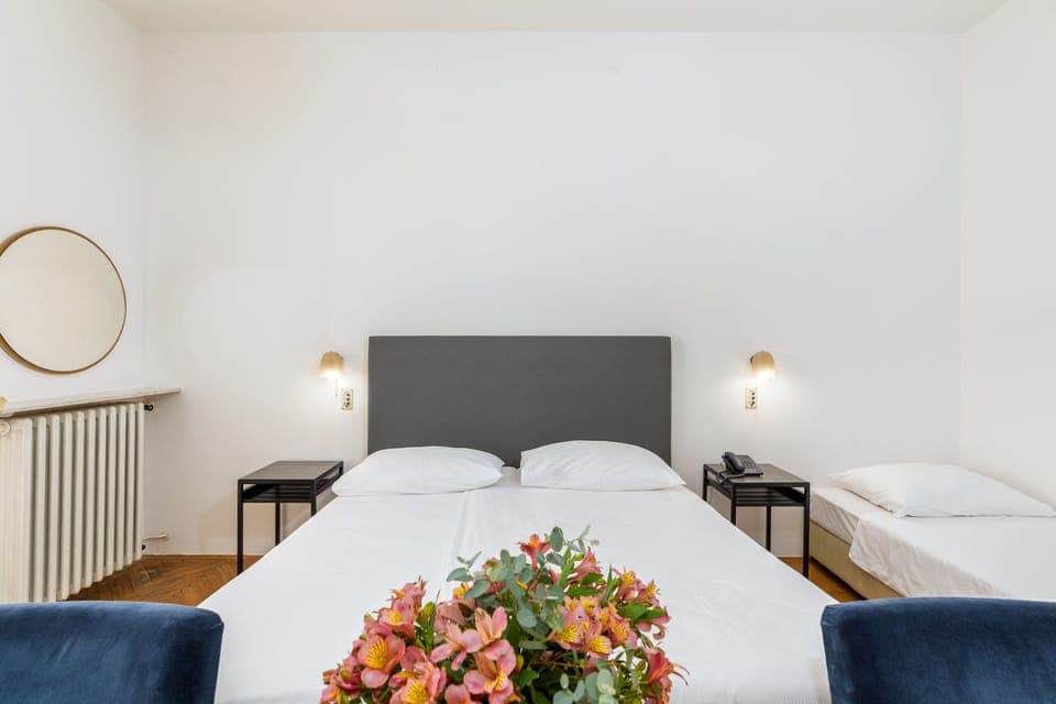 Double Room, Balcony, Sea View | Desk, bed sheets