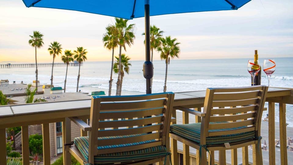 PENTHOUSE ONE BEDROOM, 1 1/2 BATHS, 2 BALCONIES E310 FACING OCEANSIDE PIER 