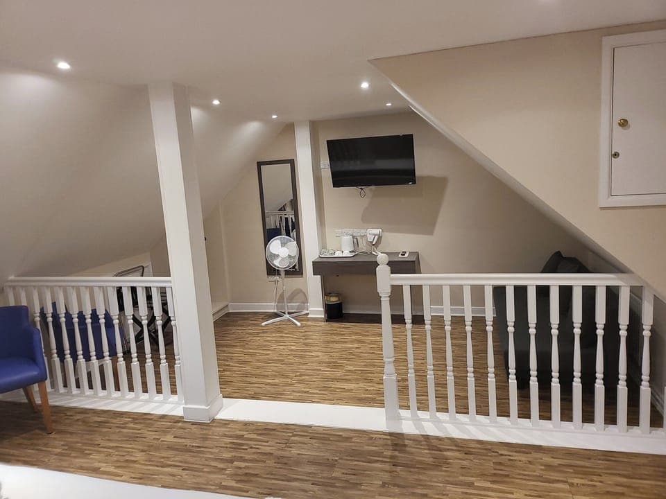 Deluxe Suite, Bathtub | Premium bedding, desk, laptop workspace, soundproofing