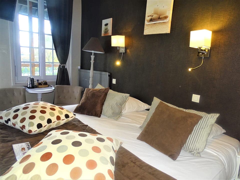 Comfort Double Room | Desk, blackout drapes, soundproofing, free WiFi