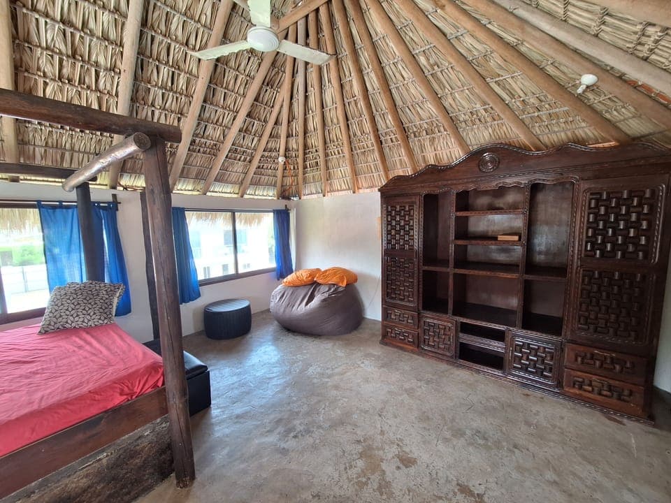 Romantic Apartment | In-room safe, free WiFi, bed sheets