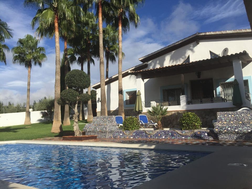 Unique villa, stunning gardens and big, new pool