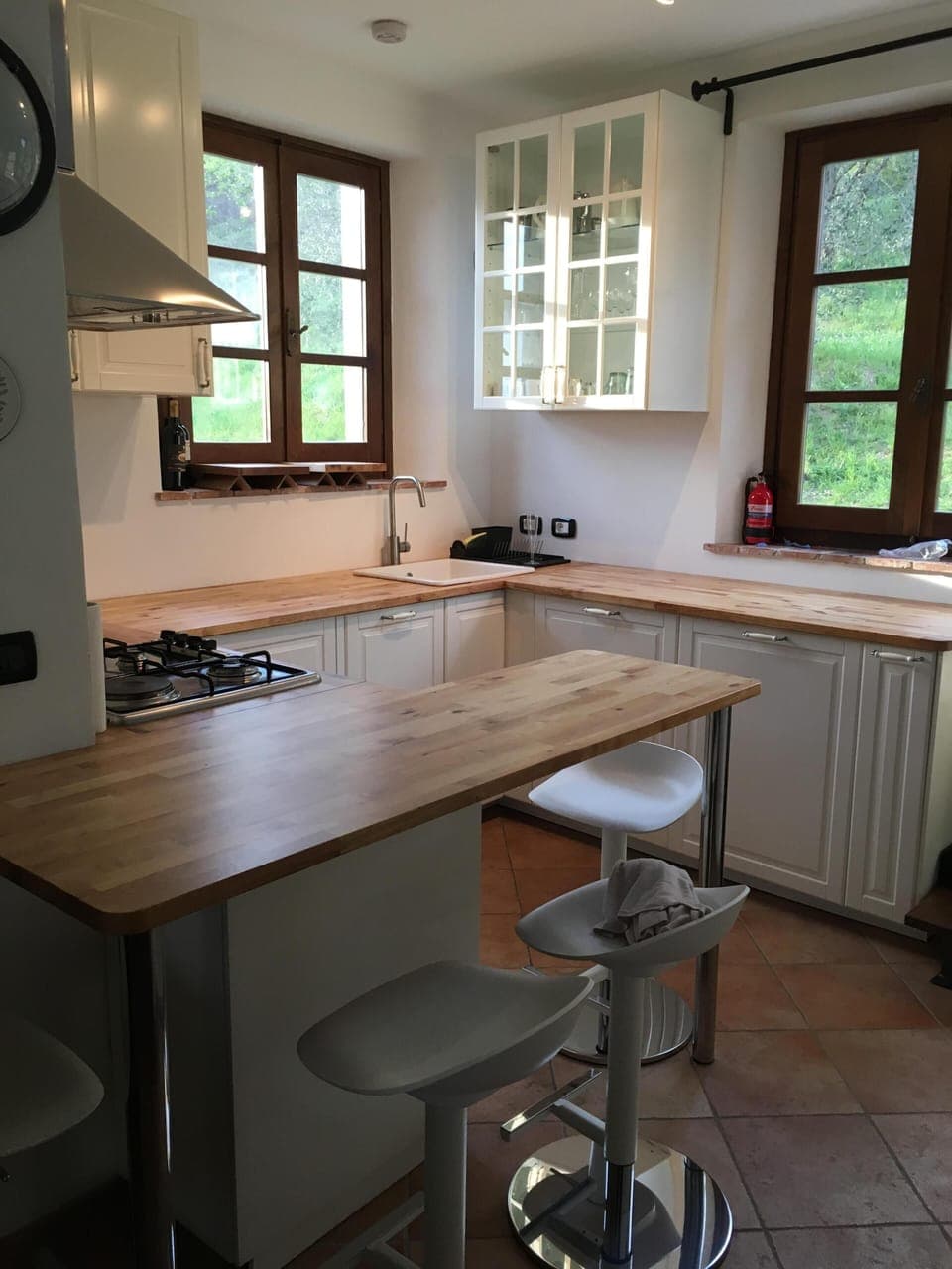 New: Fully equiped kitchen and breakfast bar