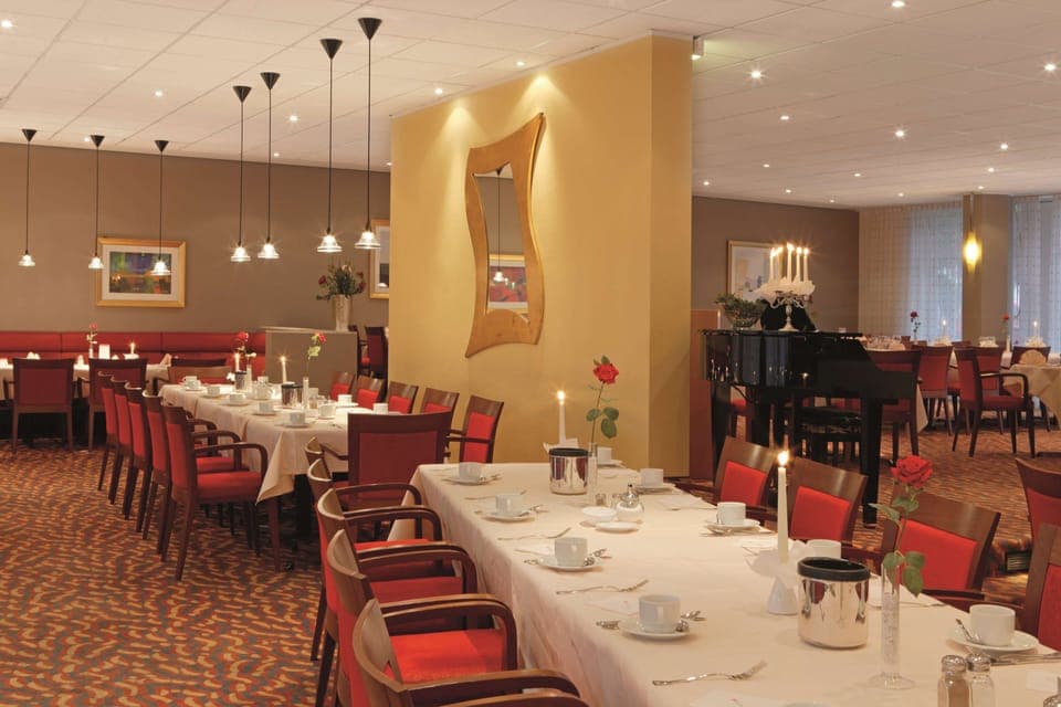 Breakfast, lunch and dinner served