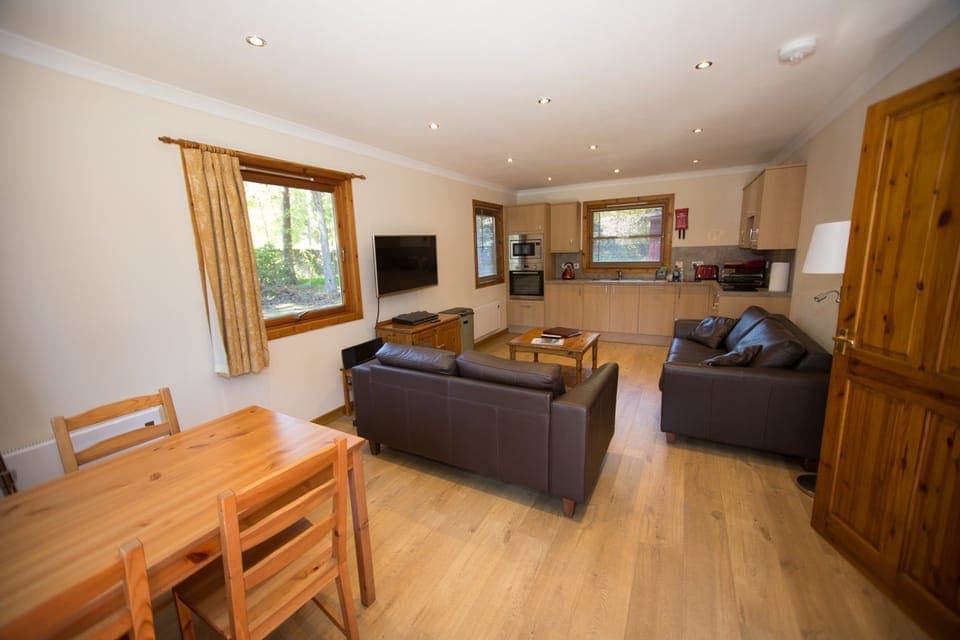 Lodge, 2 Bedrooms (Craigendarroch) | Living area | Smart TV, DVD player
