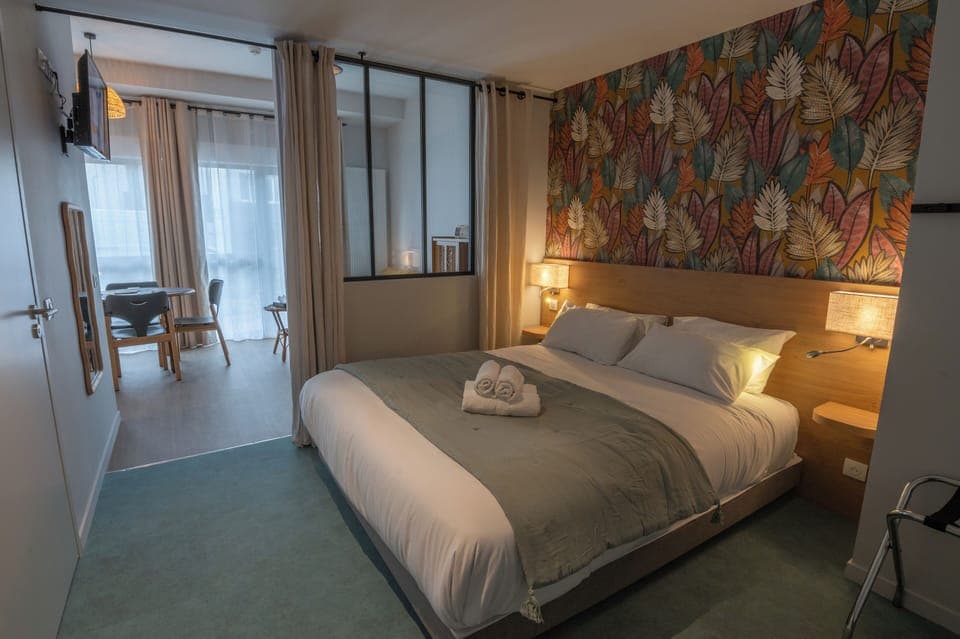 PMR confort apartment | Living area | Flat-screen TV