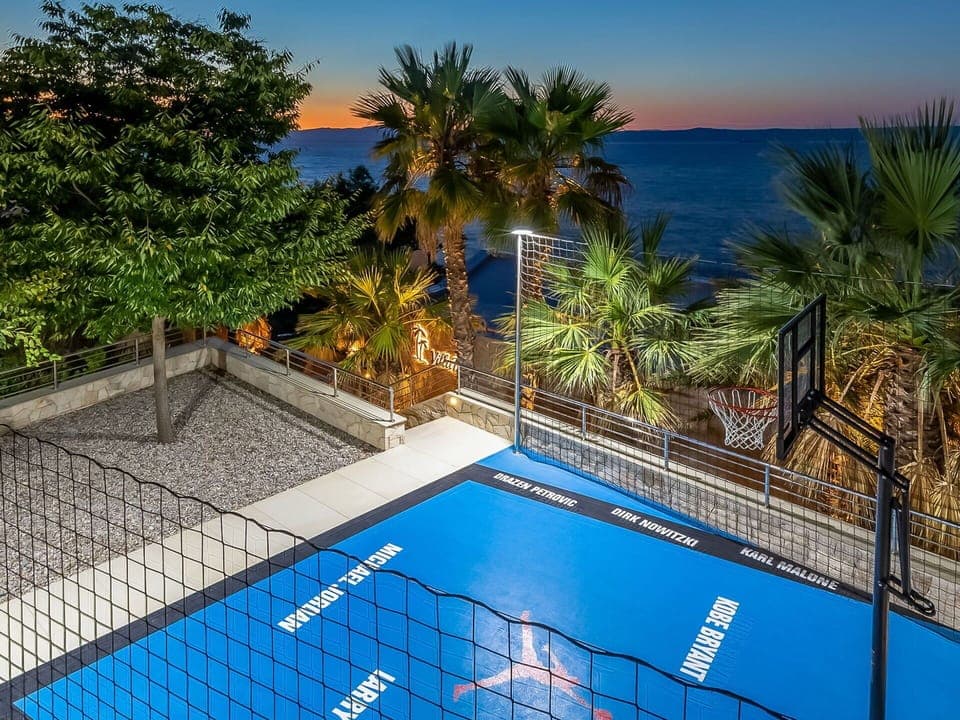 Water, Sky, Property, Swimming Pool, Plant, Azure, Nature, Lighting, Tree, Seaside Resort