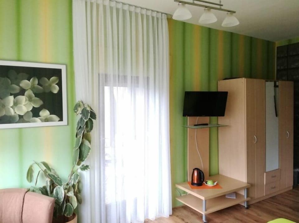 Double Room | Hypo-allergenic bedding, minibar, individually furnished, free WiFi