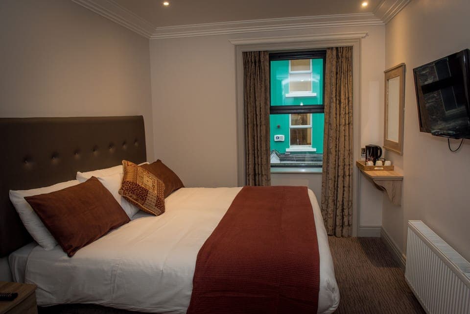 Double or Twin Room, Private Bathroom