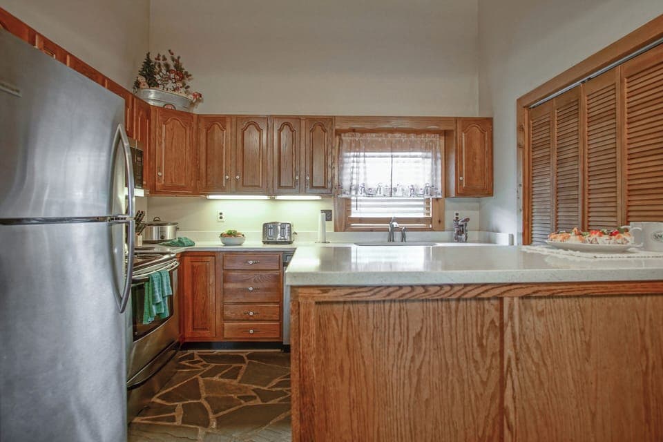 Here is the kitchen.