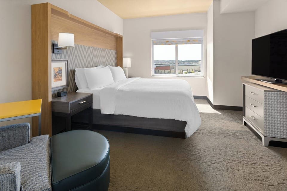Suite, 1 Bedroom | Desk, cribs/infant beds, rollaway beds, free WiFi