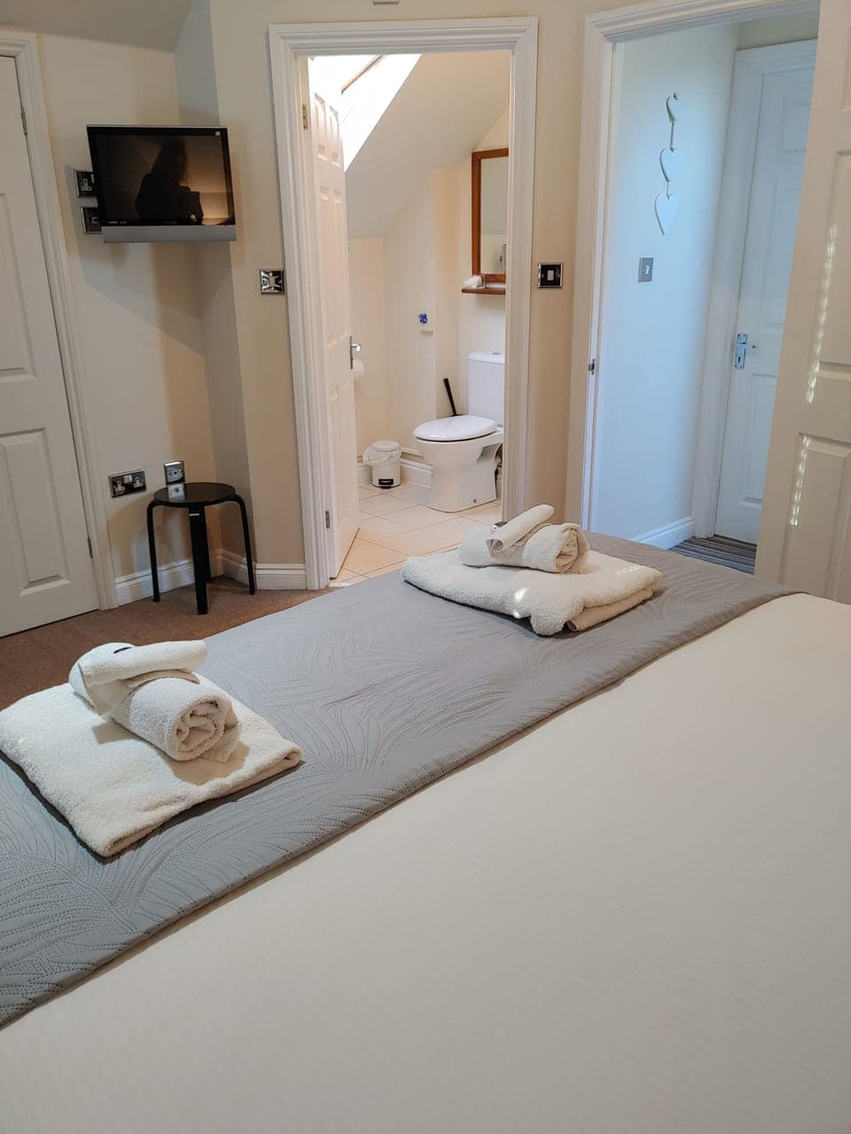 Premium Apartment, 2 Bedrooms | Premium bedding, memory foam beds, in-room safe, individually decorated