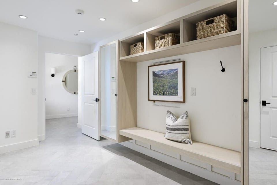 Entry Level Mud Room