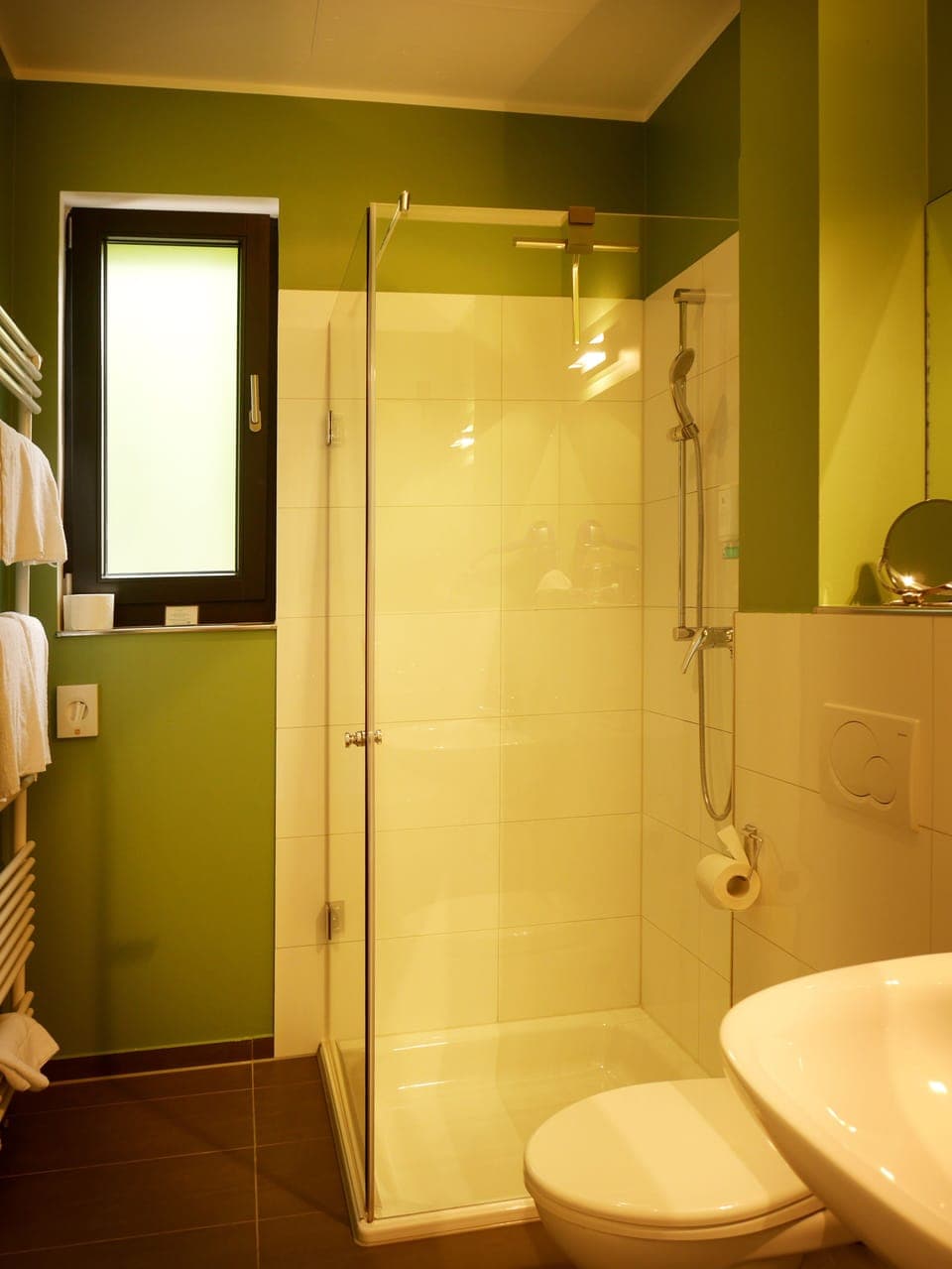 Standard Double Room, Ensuite, Garden View | Bathroom