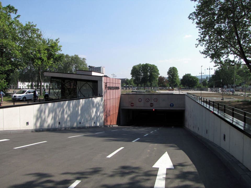 Reservations required for nearby parking, limited parking