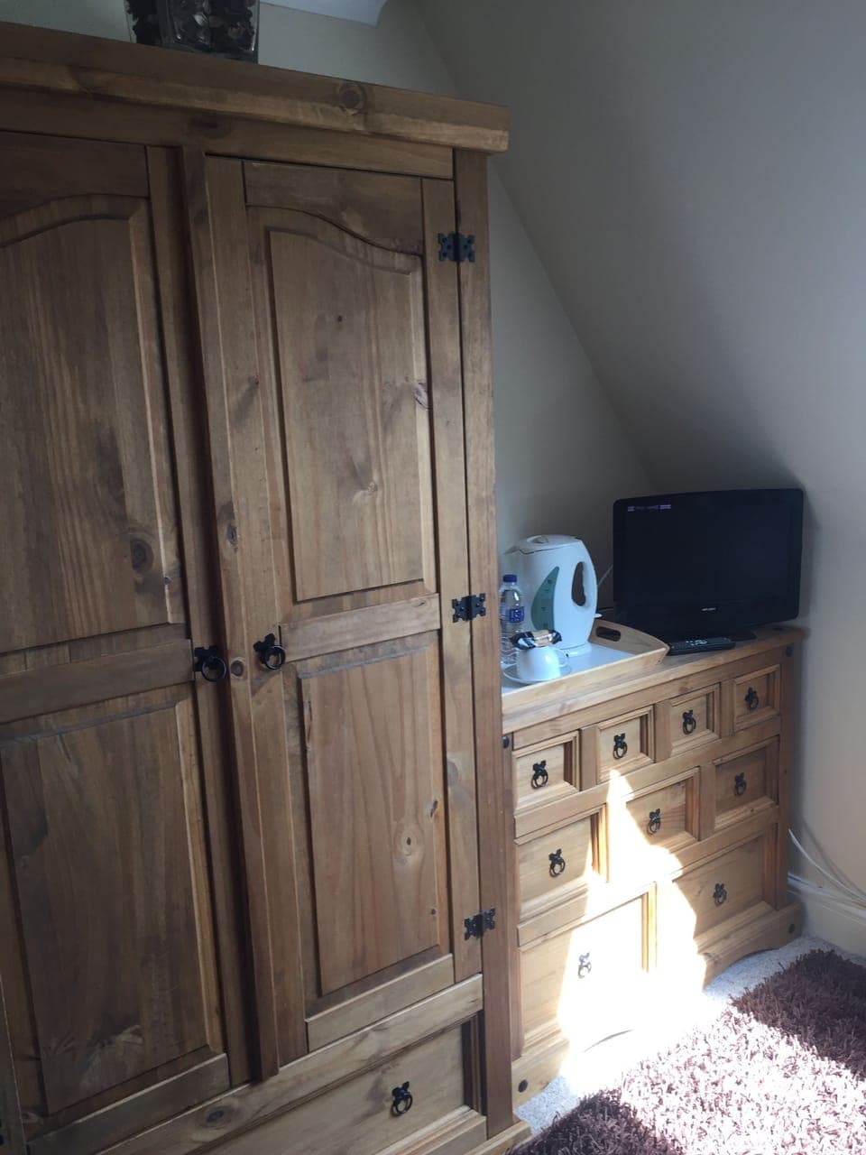 Twin Room, Shared Bathroom | Individually decorated, individually furnished, iron/ironing board