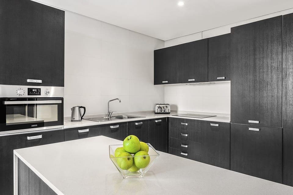 Dishwasher, coffee/tea maker, eco-friendly cleaning products