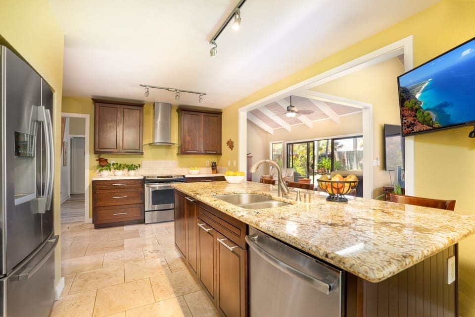 Chef's Kitchen is well stocked. Island seating, 2 prep areas, 2 dishwashers, TV.