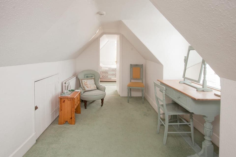 Single Room | Individually decorated, individually furnished, free WiFi, bed sheets